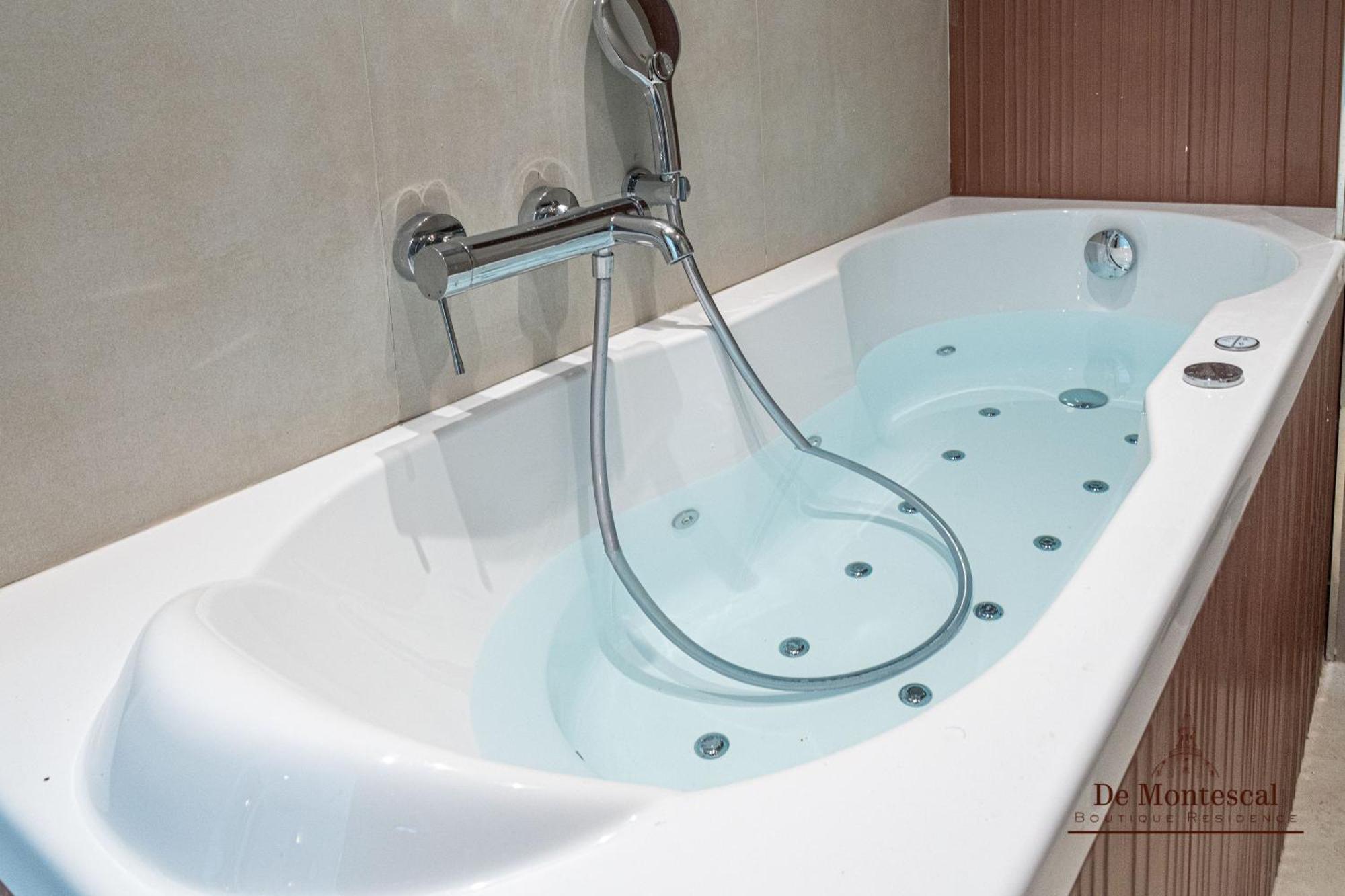 De Montescal - Hot Tub And Ac Cosy Apartment A Prime Location 40M2 Paris Exterior foto