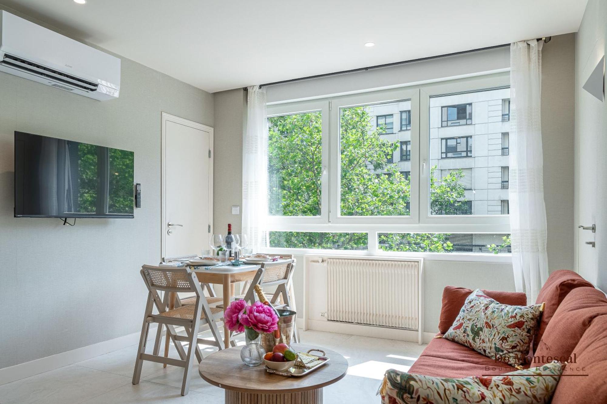 De Montescal - Hot Tub And Ac Cosy Apartment A Prime Location 40M2 Paris Exterior foto