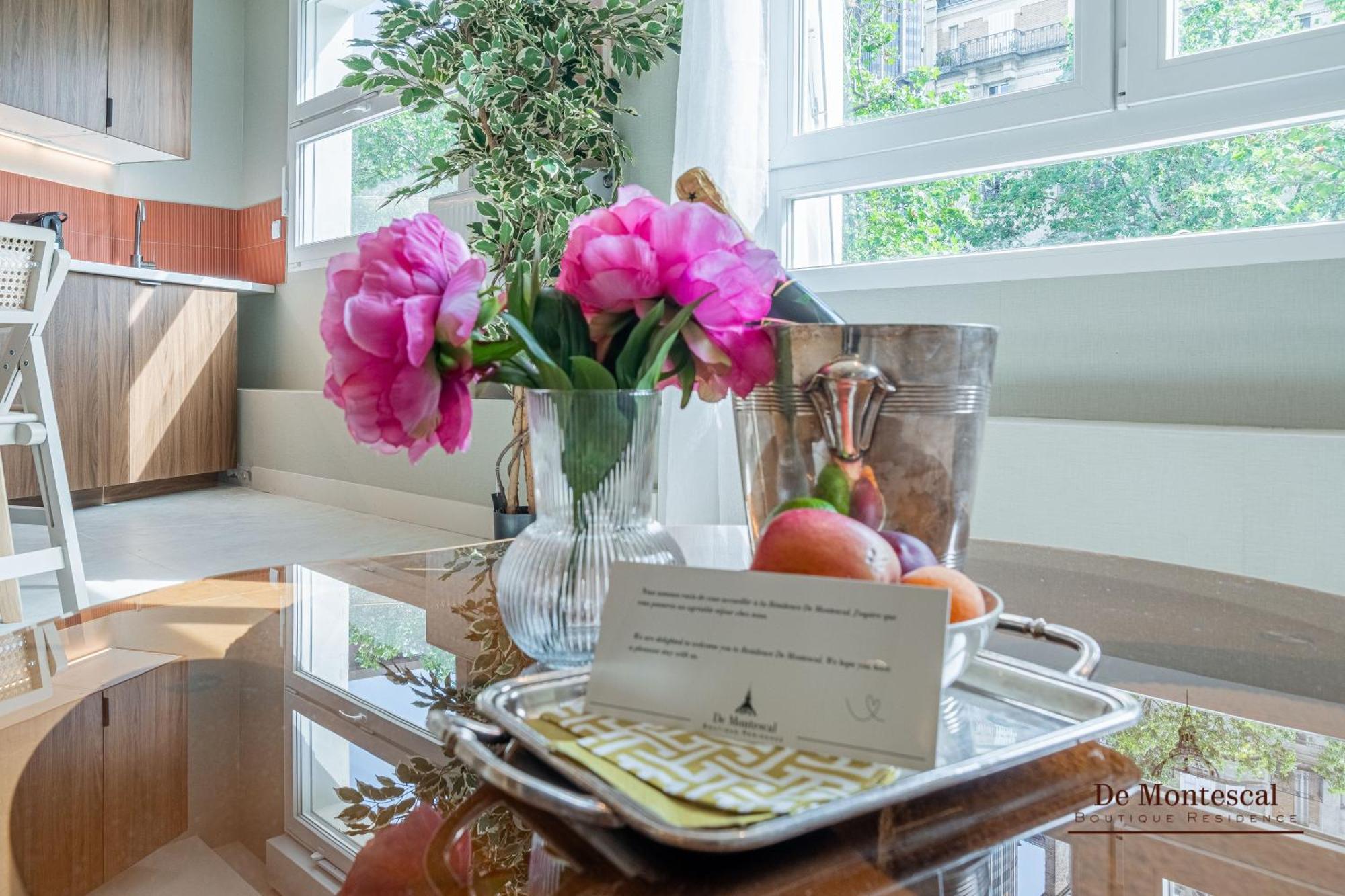 De Montescal - Hot Tub And Ac Cosy Apartment A Prime Location 40M2 Paris Exterior foto